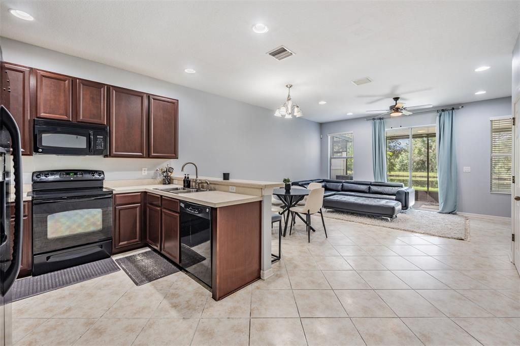 待售: $265,000 (3 贝兹, 2 浴室, 1420 平方英尺)