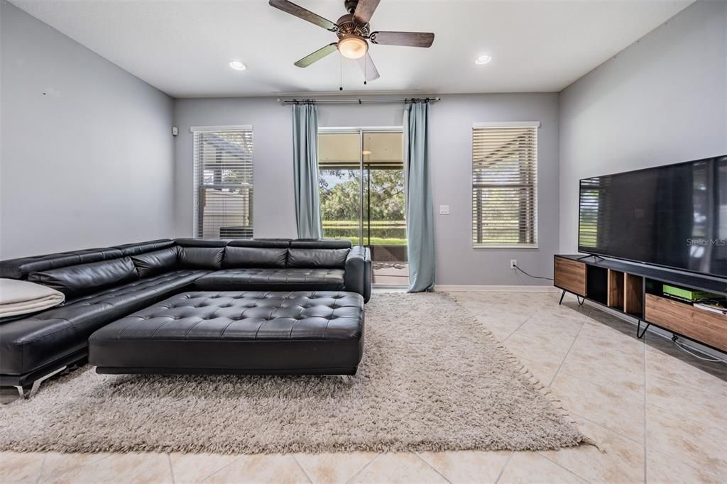 待售: $265,000 (3 贝兹, 2 浴室, 1420 平方英尺)