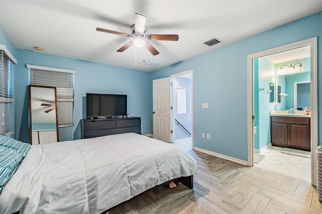 待售: $265,000 (3 贝兹, 2 浴室, 1420 平方英尺)