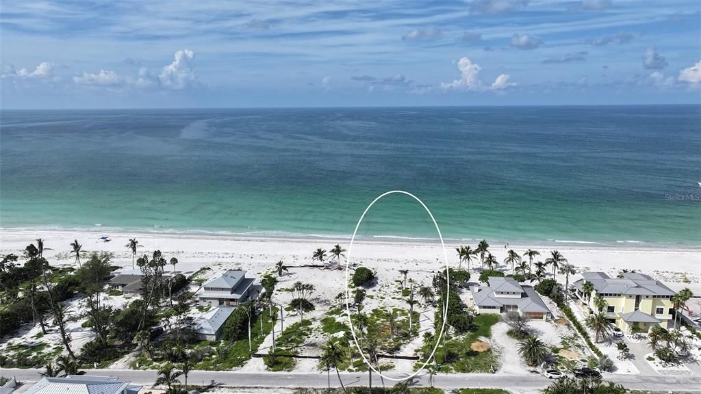 En Venta: $4,550,000 (0.70 acres)