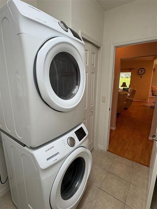 Active With Contract: $399,000 (3 beds, 2 baths, 1627 Square Feet)