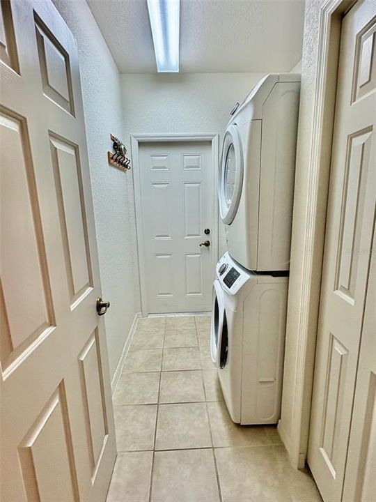 Active With Contract: $399,000 (3 beds, 2 baths, 1627 Square Feet)