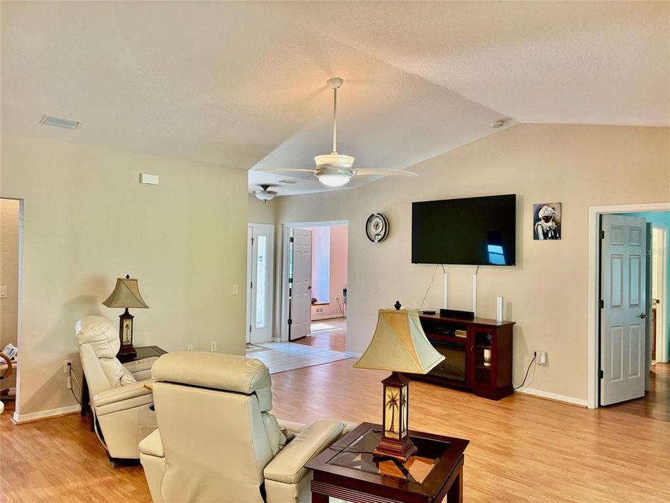 Active With Contract: $399,000 (3 beds, 2 baths, 1627 Square Feet)