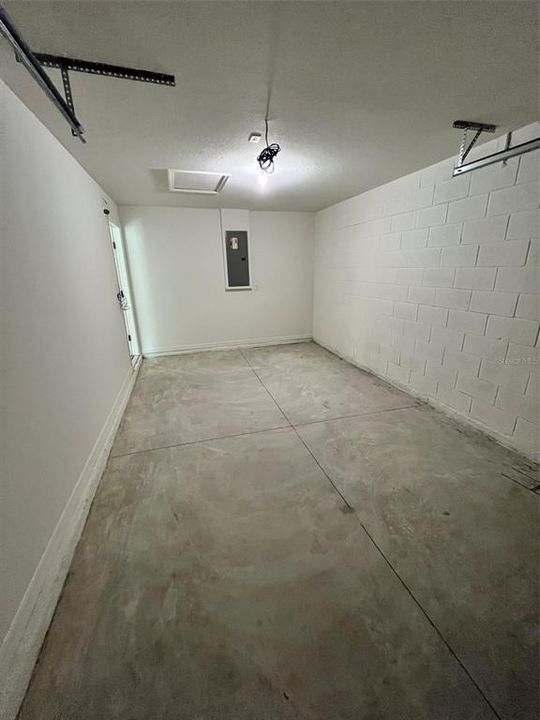 Active With Contract: $265,990 (2 beds, 2 baths, 1239 Square Feet)