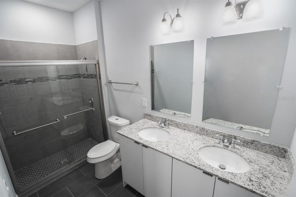 待售: $319,900 (4 贝兹, 2 浴室, 1630 平方英尺)