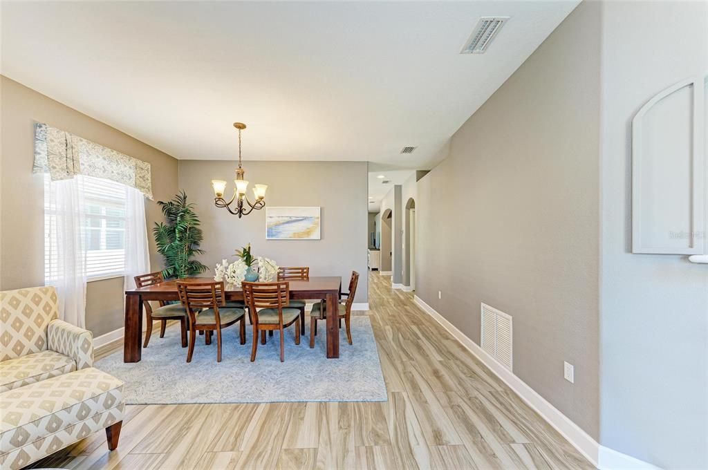For Rent: $1,950 (3 beds, 2 baths, 2062 Square Feet)