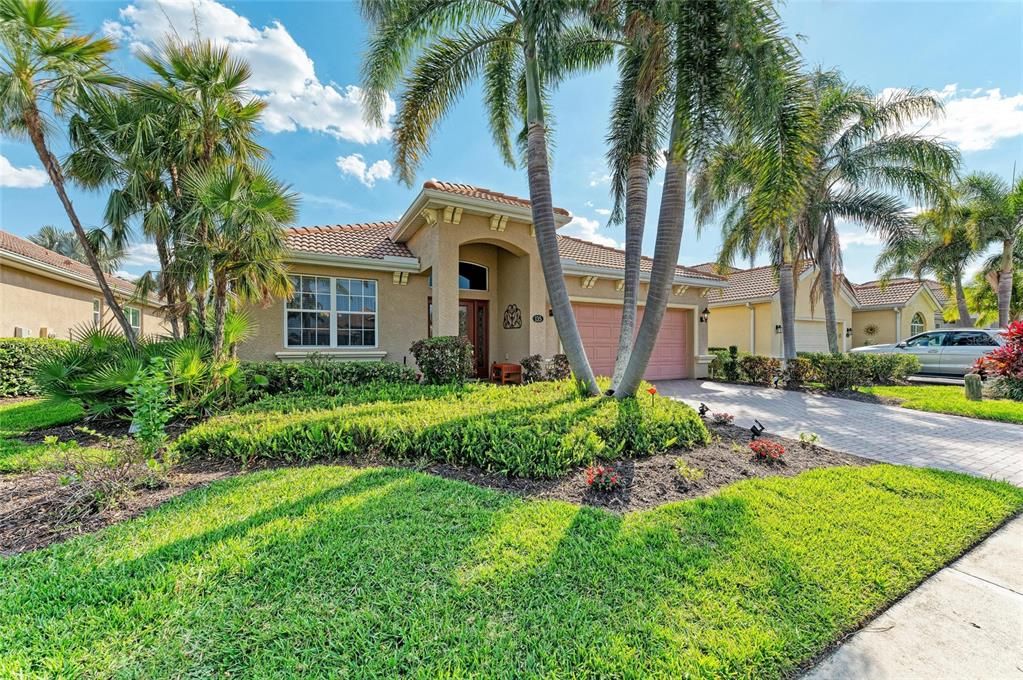 For Rent: $1,950 (3 beds, 2 baths, 2062 Square Feet)