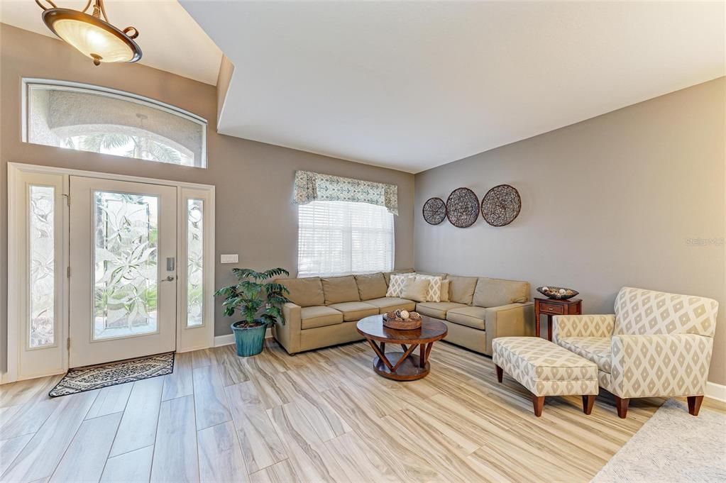 For Rent: $1,950 (3 beds, 2 baths, 2062 Square Feet)