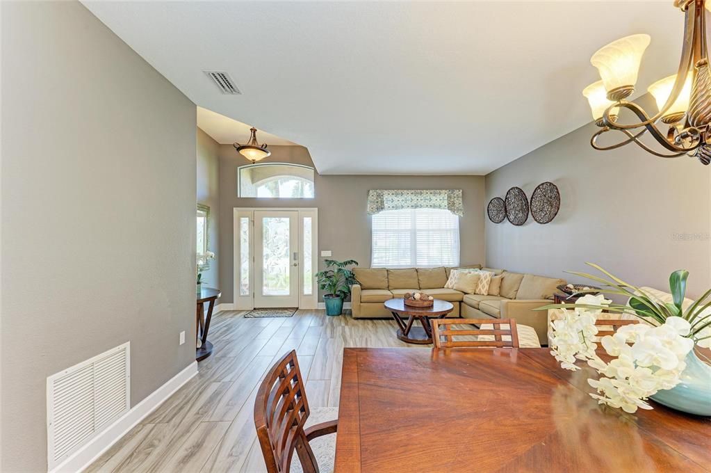 For Rent: $1,950 (3 beds, 2 baths, 2062 Square Feet)