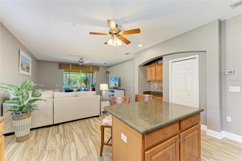 For Rent: $1,950 (3 beds, 2 baths, 2062 Square Feet)