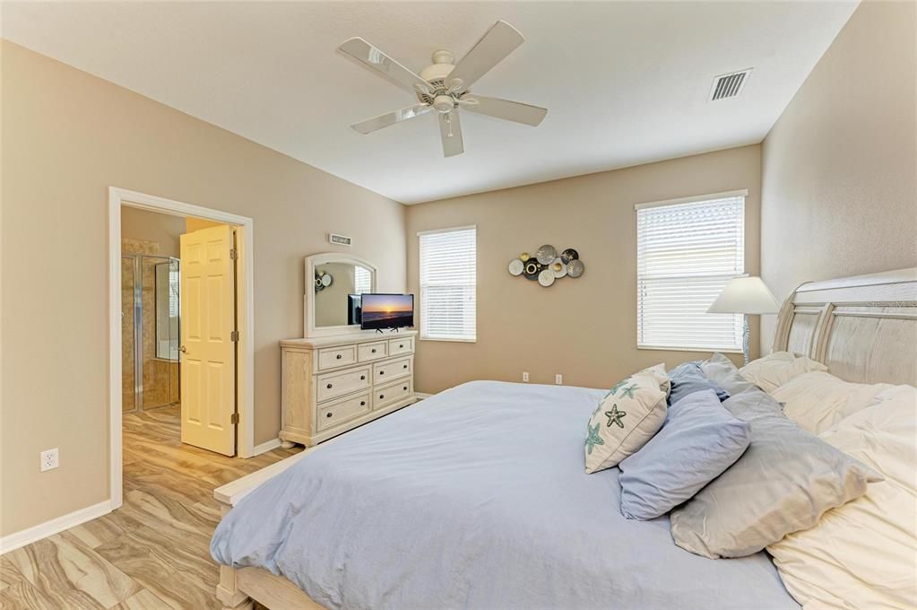 For Rent: $1,950 (3 beds, 2 baths, 2062 Square Feet)