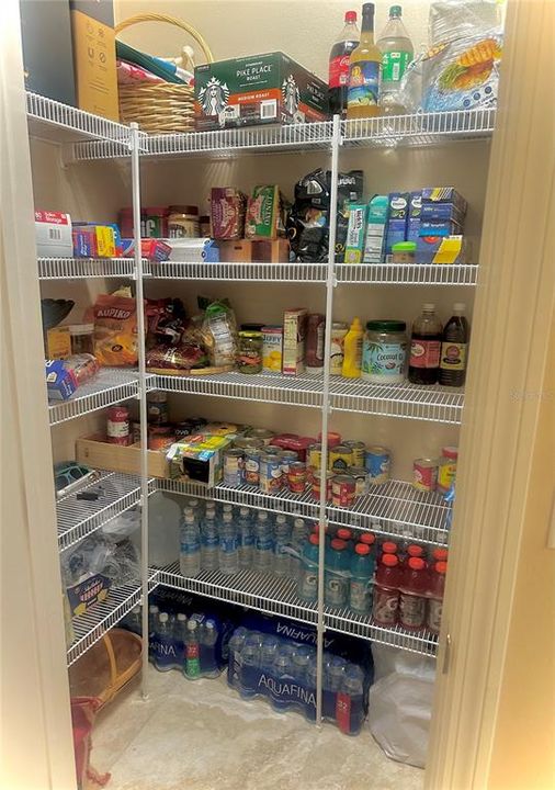 En Venta: $789,000 (5 camas, 3 baños, 3228 Pies cuadrados)