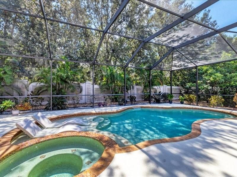 En Venta: $789,000 (5 camas, 3 baños, 3228 Pies cuadrados)