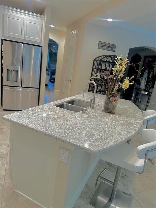 En Venta: $789,000 (5 camas, 3 baños, 3228 Pies cuadrados)