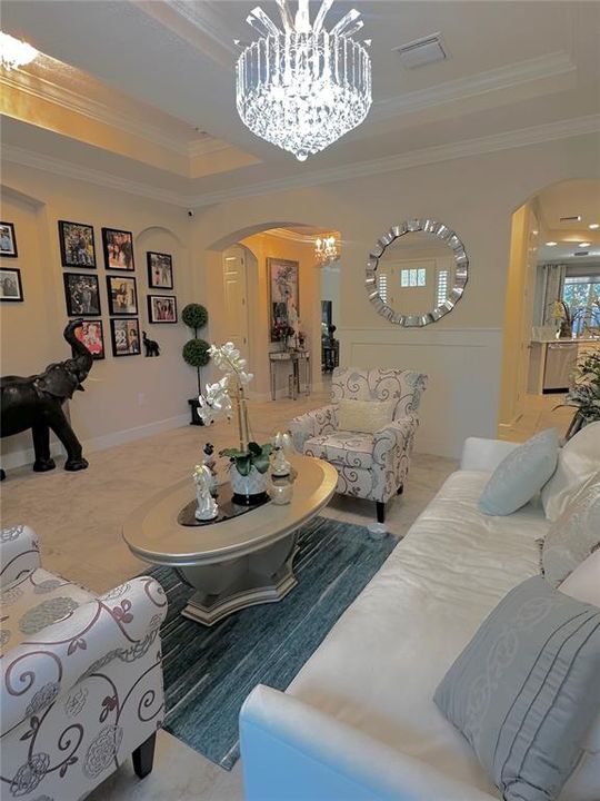 En Venta: $789,000 (5 camas, 3 baños, 3228 Pies cuadrados)