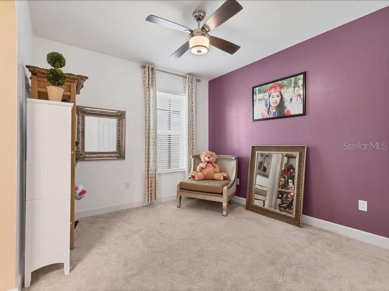 En Venta: $789,000 (5 camas, 3 baños, 3228 Pies cuadrados)