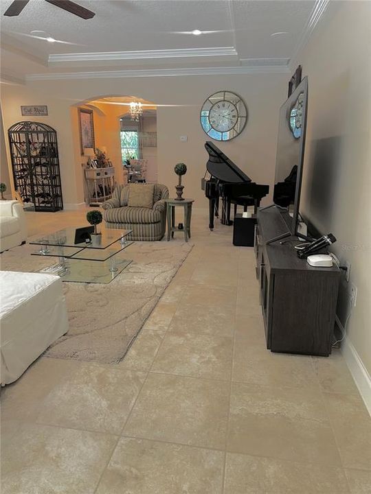 En Venta: $789,000 (5 camas, 3 baños, 3228 Pies cuadrados)