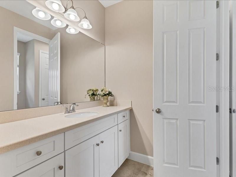 En Venta: $789,000 (5 camas, 3 baños, 3228 Pies cuadrados)