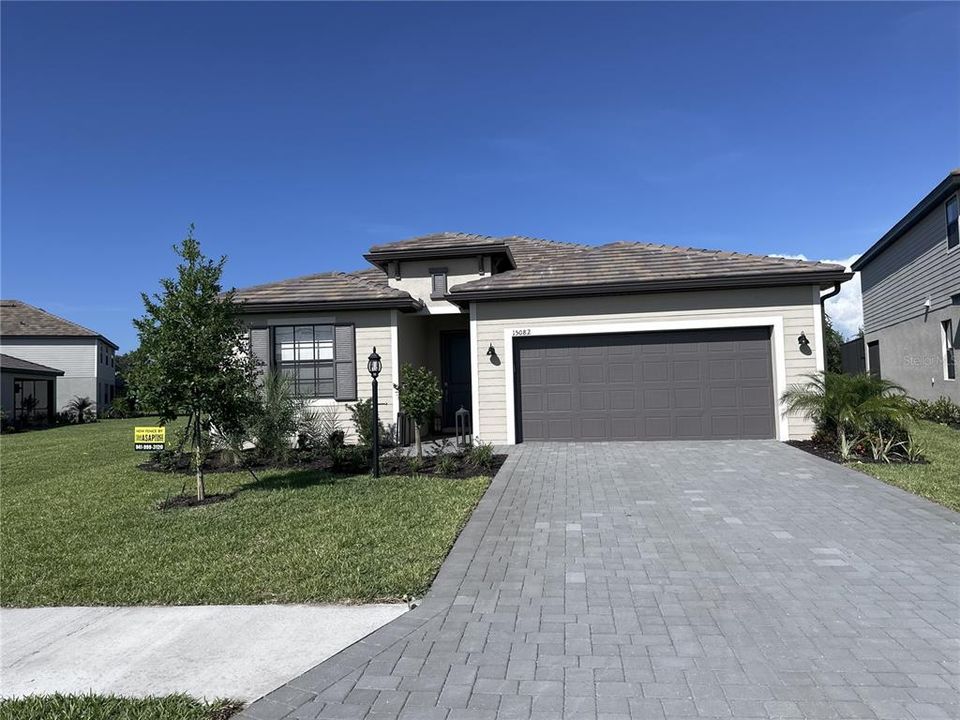 Recently Sold: $650,000 (3 beds, 3 baths, 2201 Square Feet)