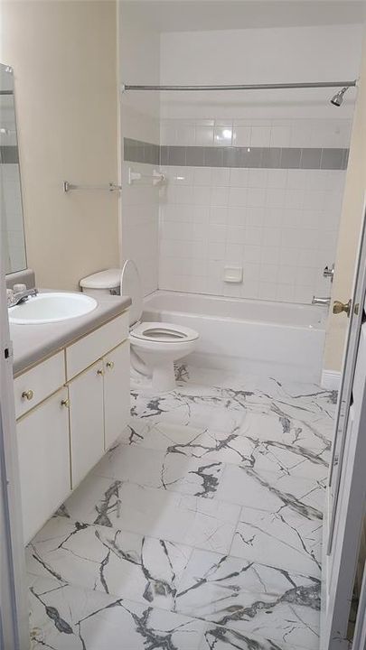 Под контрактом: $1,350 (1 спален, 1 ванн, 554 Квадратных фут)