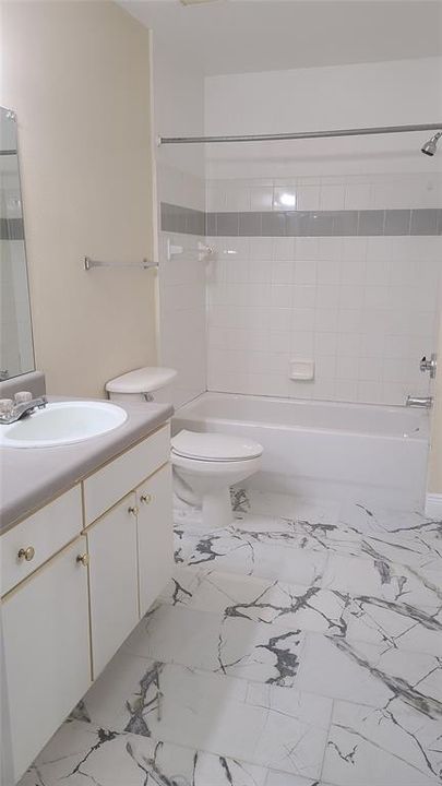 Под контрактом: $1,350 (1 спален, 1 ванн, 554 Квадратных фут)