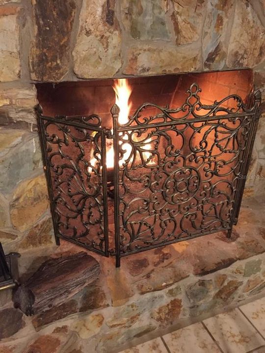 待售: $829,000 (4 贝兹, 2 浴室, 3259 平方英尺)