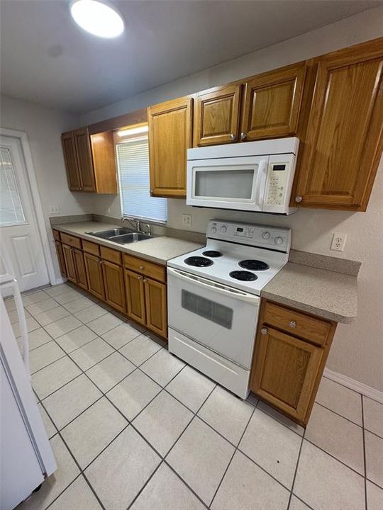 En Renta: $1,249 (2 camas, 1 baños, 800 Pies cuadrados)