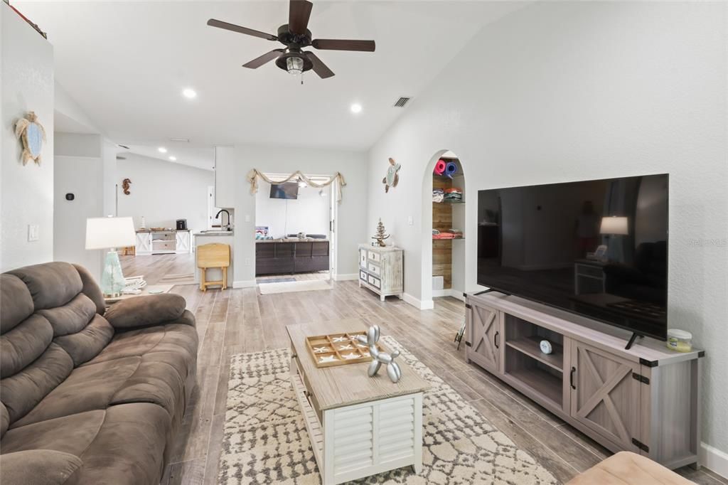 For Rent: $4,000 (3 beds, 2 baths, 1807 Square Feet)