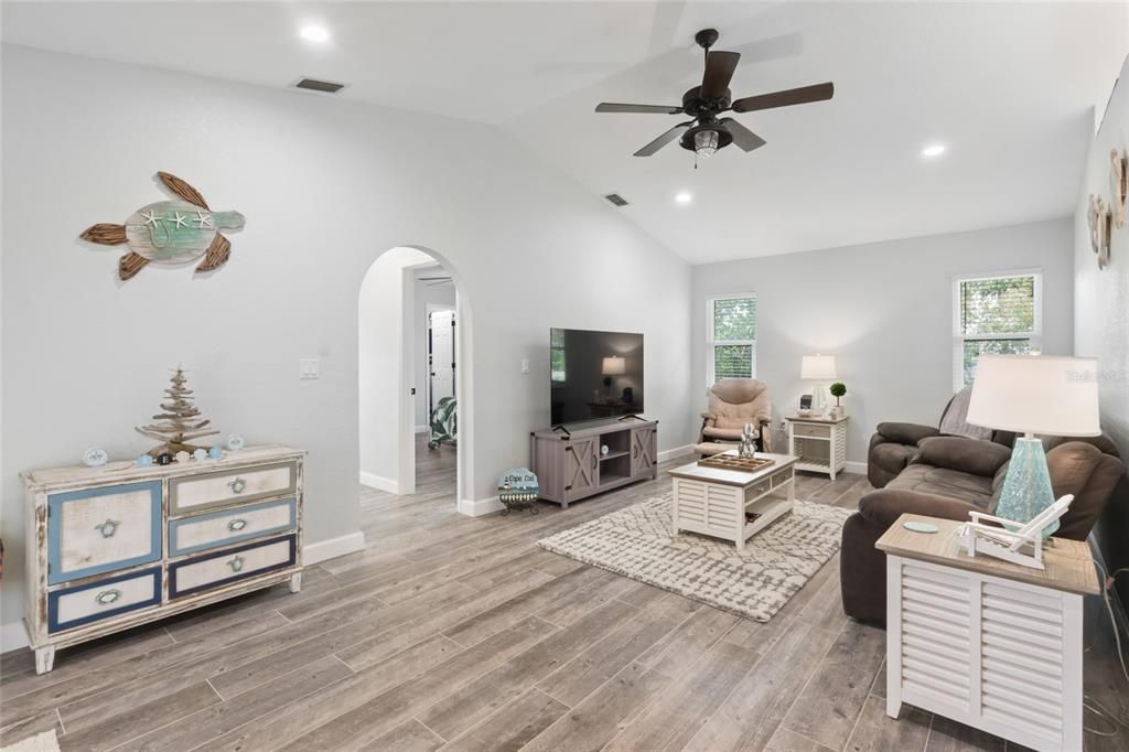 For Rent: $4,000 (3 beds, 2 baths, 1807 Square Feet)