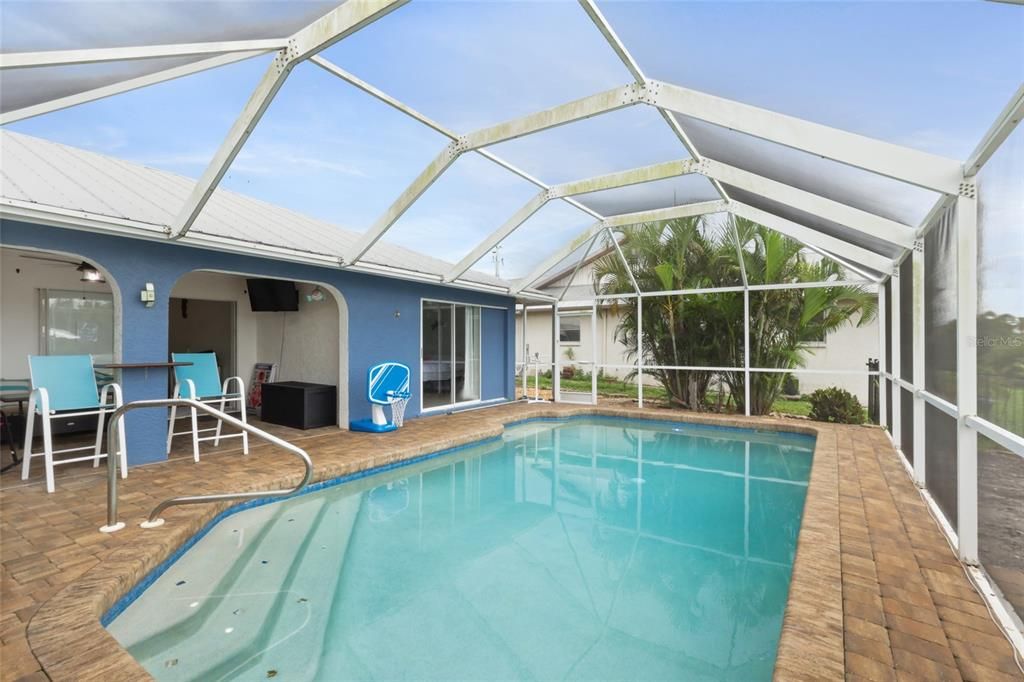 For Rent: $4,000 (3 beds, 2 baths, 1807 Square Feet)