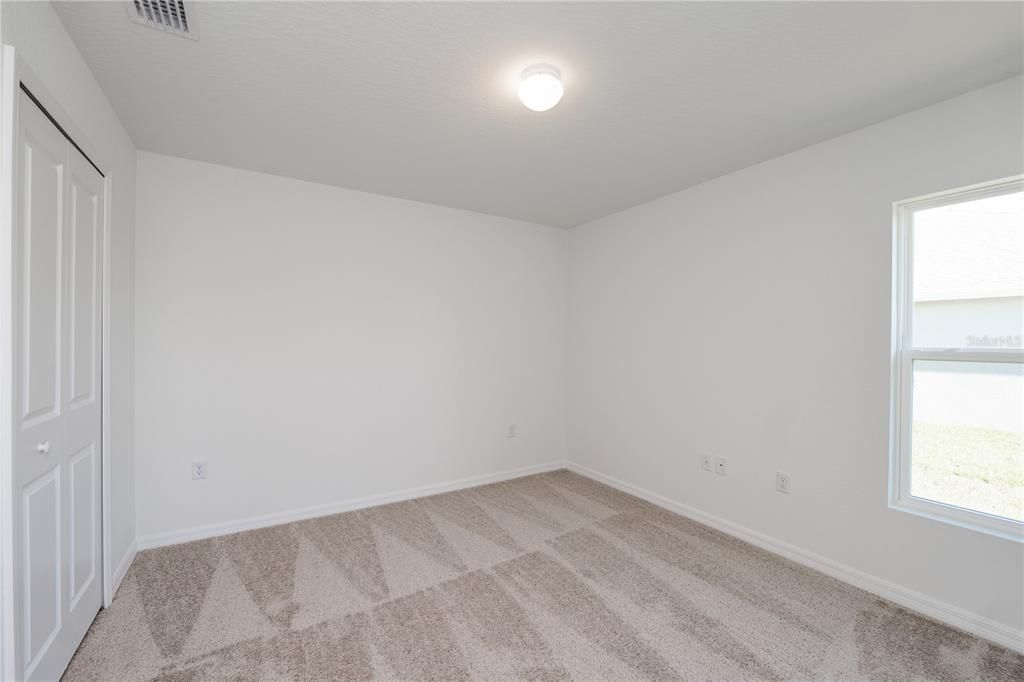 待售: $297,900 (4 贝兹, 2 浴室, 1946 平方英尺)