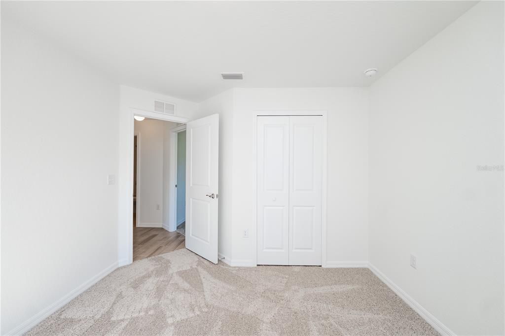 待售: $297,900 (4 贝兹, 2 浴室, 1946 平方英尺)