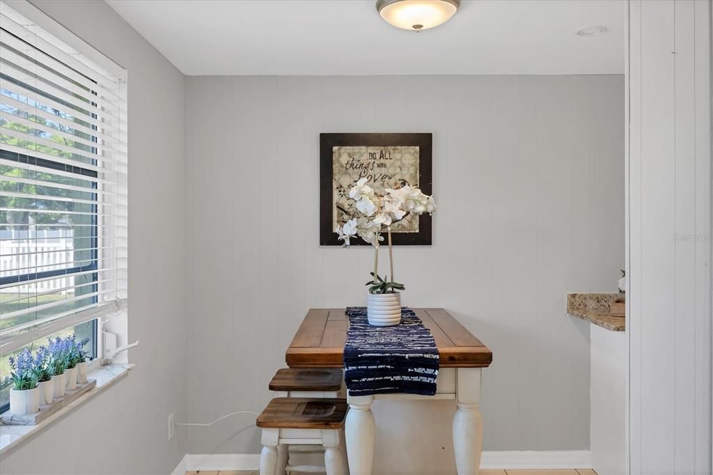 待售: $340,000 (2 贝兹, 0 浴室, 1031 平方英尺)