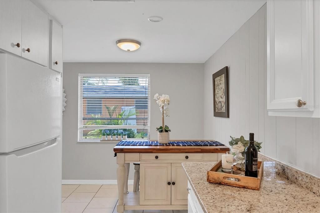 待售: $340,000 (2 贝兹, 0 浴室, 1031 平方英尺)