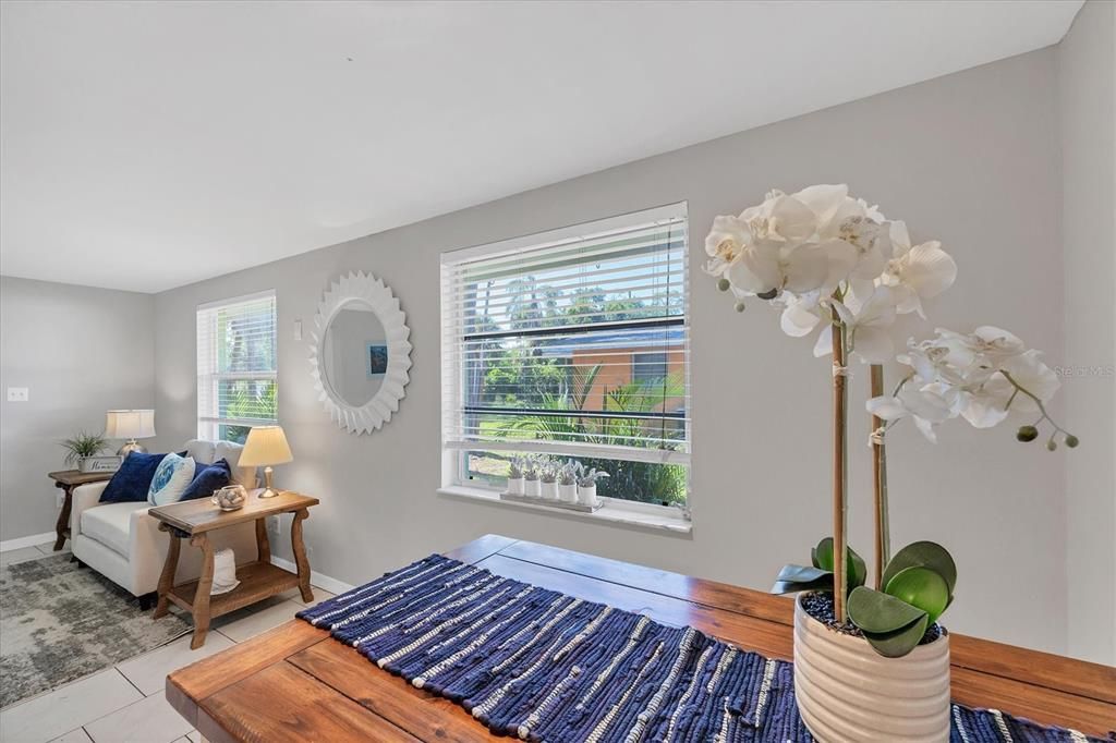 待售: $340,000 (2 贝兹, 0 浴室, 1031 平方英尺)