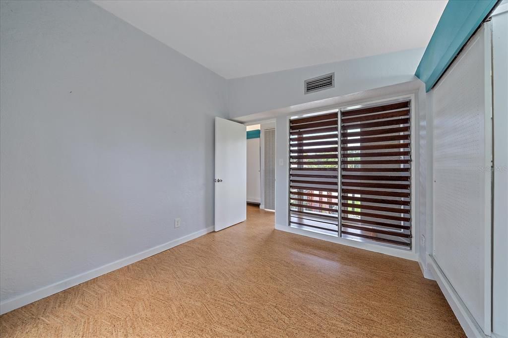 合同活跃: $825,000 (3 贝兹, 2 浴室, 1869 平方英尺)