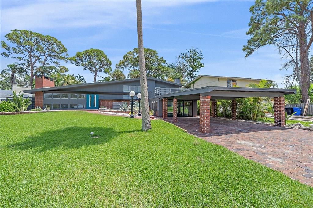 合同活跃: $825,000 (3 贝兹, 2 浴室, 1869 平方英尺)