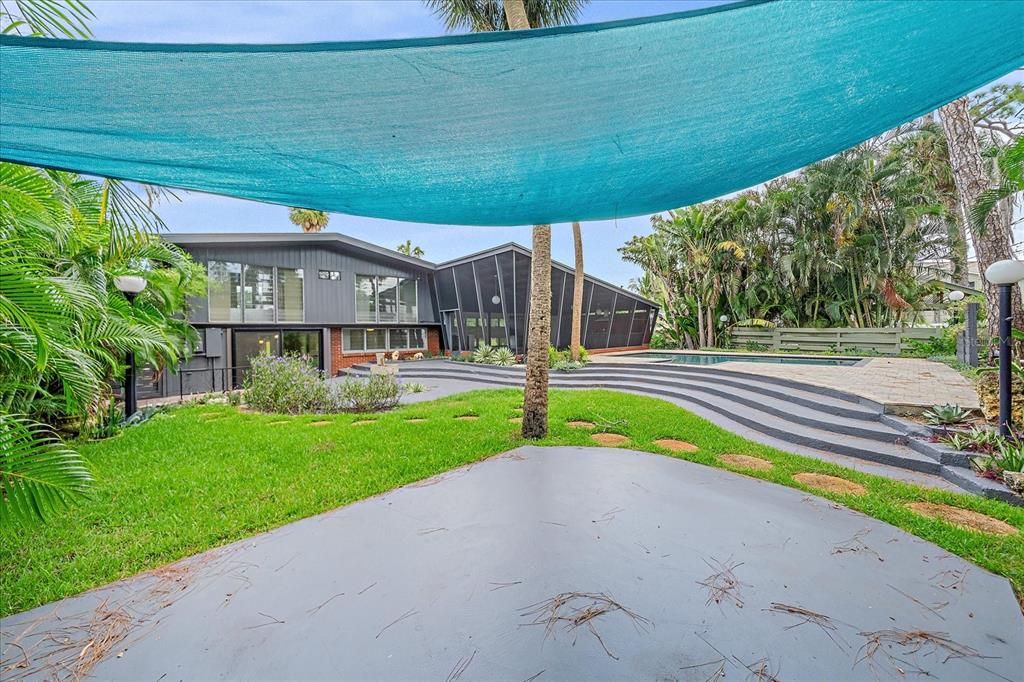 合同活跃: $825,000 (3 贝兹, 2 浴室, 1869 平方英尺)