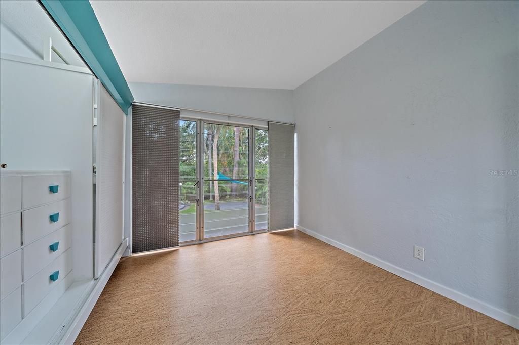 合同活跃: $825,000 (3 贝兹, 2 浴室, 1869 平方英尺)