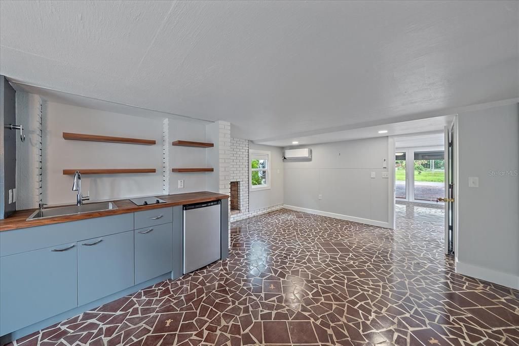 合同活跃: $825,000 (3 贝兹, 2 浴室, 1869 平方英尺)