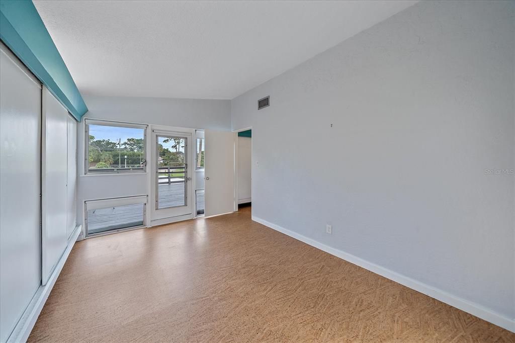 合同活跃: $825,000 (3 贝兹, 2 浴室, 1869 平方英尺)