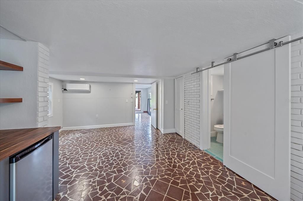 合同活跃: $825,000 (3 贝兹, 2 浴室, 1869 平方英尺)