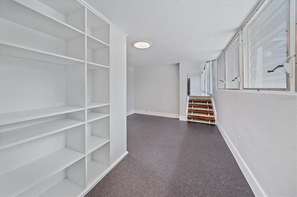 合同活跃: $825,000 (3 贝兹, 2 浴室, 1869 平方英尺)