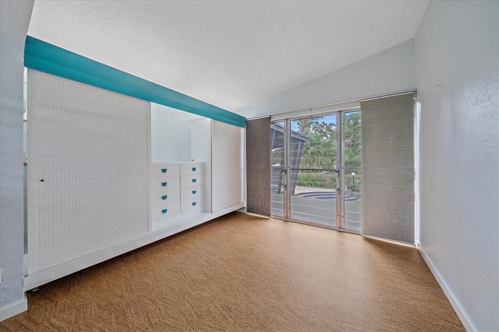 合同活跃: $825,000 (3 贝兹, 2 浴室, 1869 平方英尺)