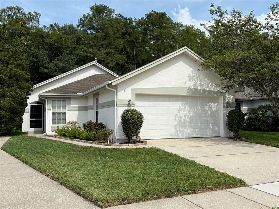 合同活跃: $2,250 (2 贝兹, 2 浴室, 1450 平方英尺)