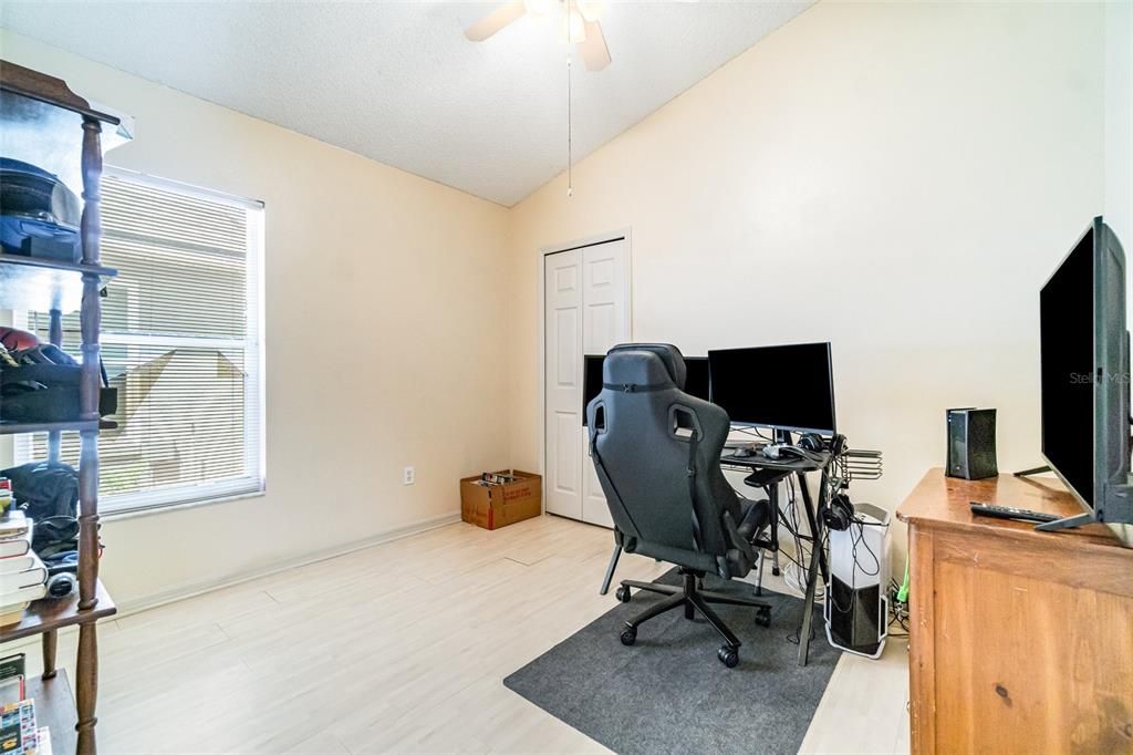 合同活跃: $419,900 (3 贝兹, 2 浴室, 1659 平方英尺)