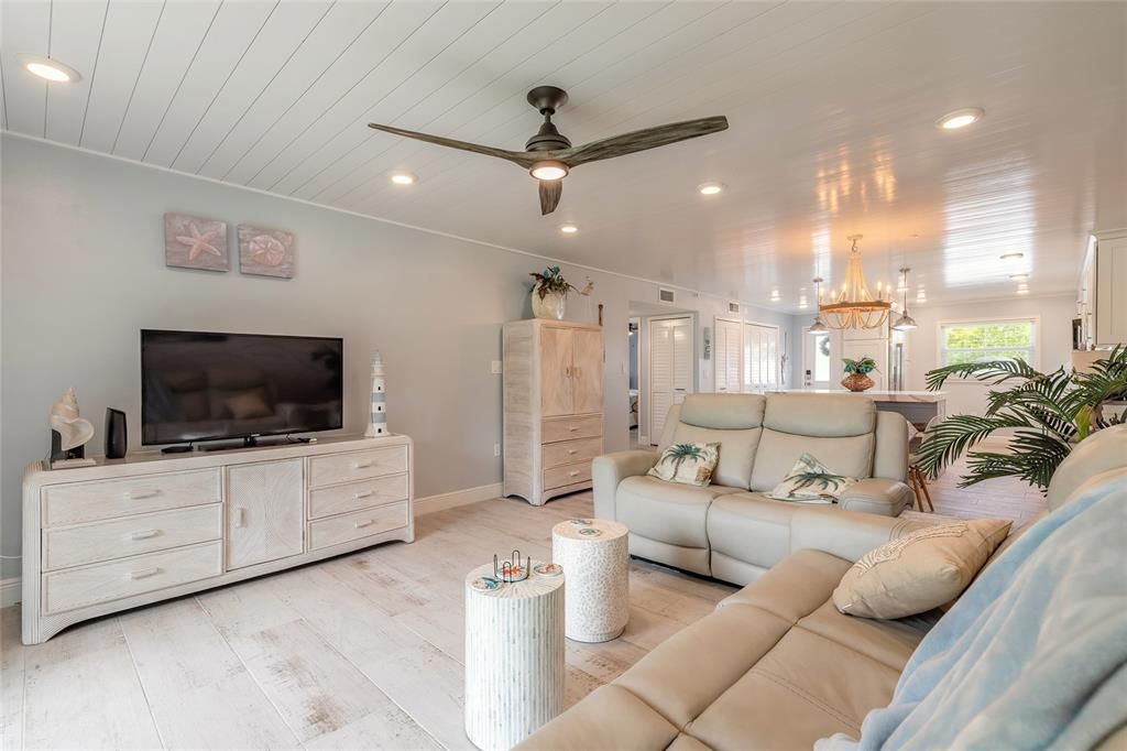 待售: $469,900 (2 贝兹, 2 浴室, 1134 平方英尺)