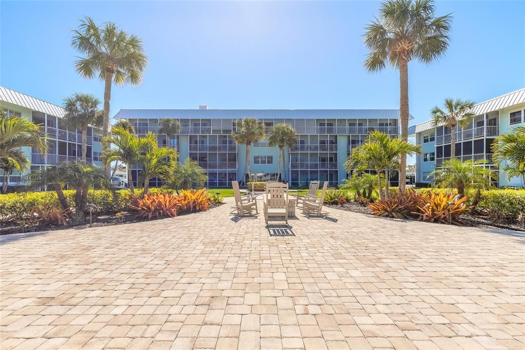 待售: $469,900 (2 贝兹, 2 浴室, 1134 平方英尺)