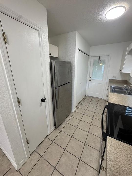 For Rent: $1,249 (2 beds, 1 baths, 800 Square Feet)
