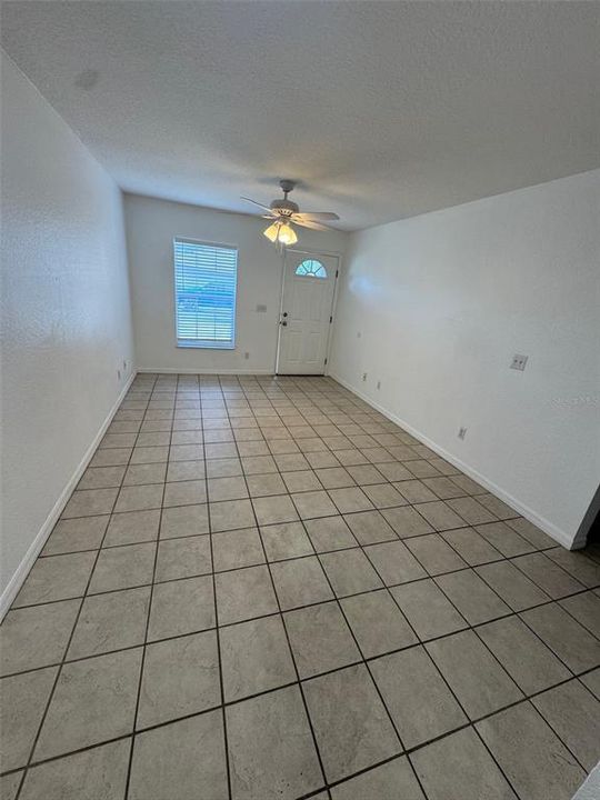 For Rent: $1,249 (2 beds, 1 baths, 800 Square Feet)